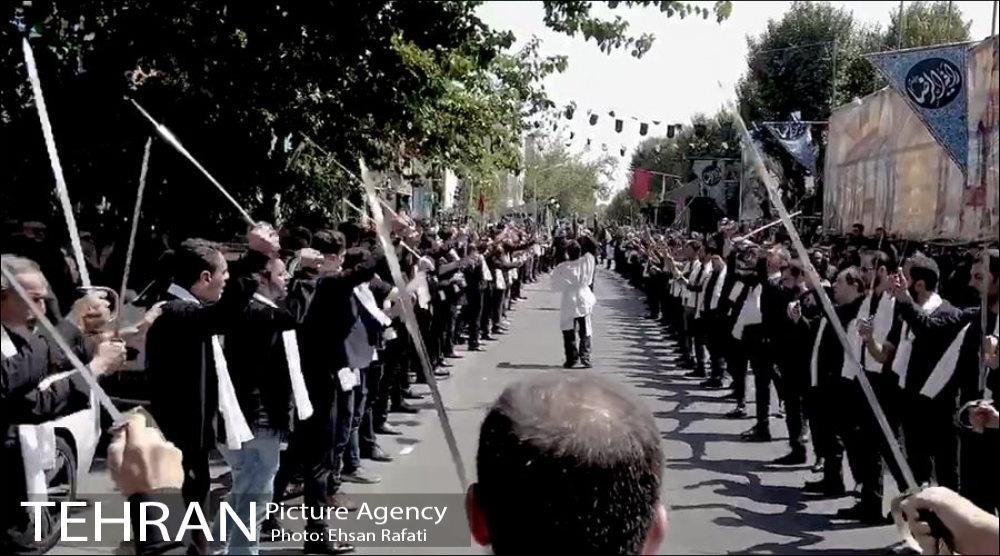 | ویدئو | روز عاشورا در تهران ( میدان منیریه ) 1