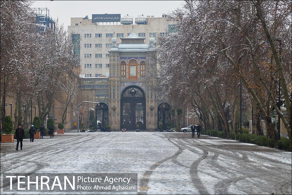 | ویدئو | میدان مشق در یک روز برفی