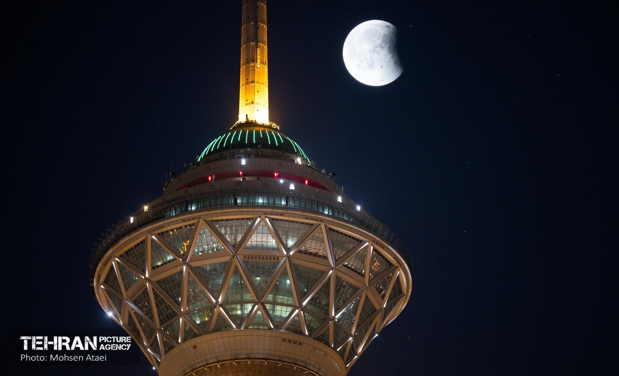 ماه خونین بر فراز تهران 3