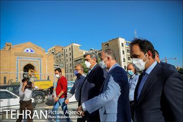 نصب اولین یادبود شهدا در میدان امام خمینی 2