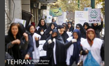 پاکسازی خیابان ولیعصر به مناسبت روز جهانی داوطلب 12