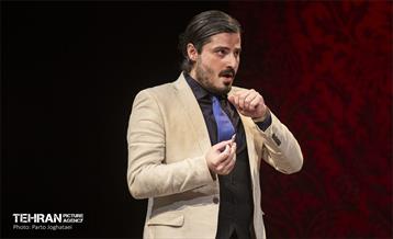 نمایش «بیماری خانواده میم» 12