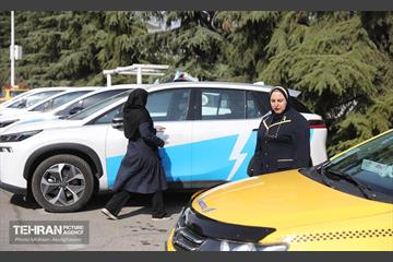 ایستگاه تاکسی بانوان در نمایشگاه زنان و تولید ملی 29