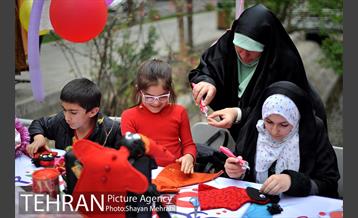 نوروزگاه هنر در پیاده‌راه بلوار کشاورز 3