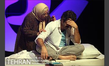 نمایش شب دشنه های بلند‎ 10