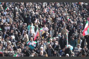راهپیمایی ۲۲ بهمن در تهران - ۲ 16