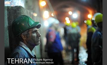 ورود دستگاه تمام مکانیزه(TBM) به ایستگاه مترو شهدا 10