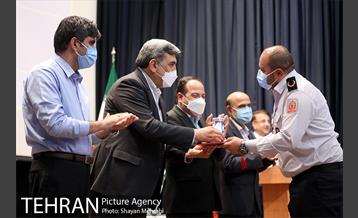 آیین تقدیر از آتش نشانان حریق پالایشگاه تهران 32