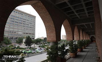 چراغ خانه شهر روشن است 15