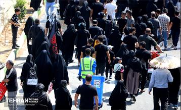 خدمت‌رسانی شهرداری تهران به جاماندگان اربعین حسینی(ع) 18