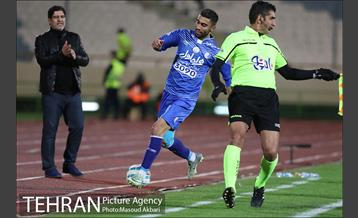 دیدار استقلال و پدیده در لیگ برتر فوتبال