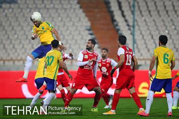دیدار تیم های فوتبال پرسپولیس و صنعت نفت 18