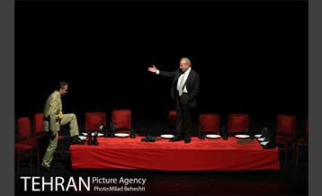 نمایش راپورت های شبانه دکتر مصدق‎ 5