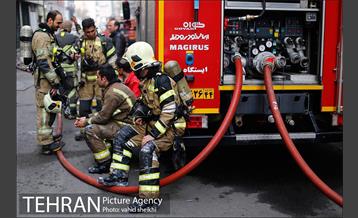 پایان عملیات اطفای حریق ساختمان برق حرارتی میدان ولیعصر 14