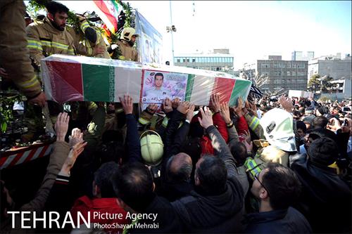تشییع شهدای آتش نشان با حضور مردم  16