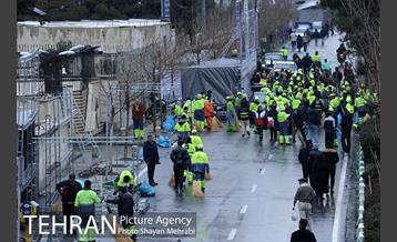خدمات شهرداری تهران در پایان راهپیمایی یوم الله 22 بهمن 40