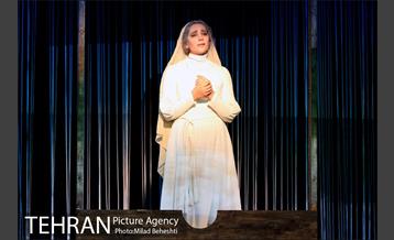 نمایش بیگانه‎ 11