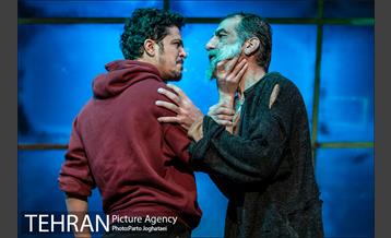 نمایش «سرایدار» 4