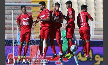 دیدار تیم های فوتبال ماشین سازی و پرسپولیس