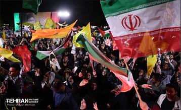 شادی مردم تهران پس از حمله موشکی ایران 28