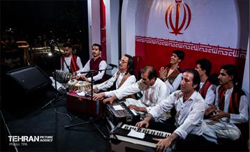 جشن وحدت در میدان انقلاب اسلامی