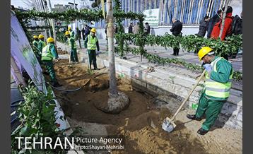 آیین کاشت 40 اصله درخت، به مناسبت چهلمین سالگرد انقلاب اسلامی باحضور شهردار تهران 42