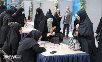 خدمت‌رسانی موکب زینبیه(س) منطقه ۸ در مصلای تهران 14