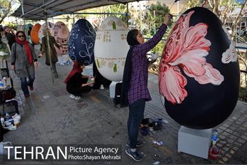 جشنواره تخم مرغ رنگی در بلوار کشاورز 13
