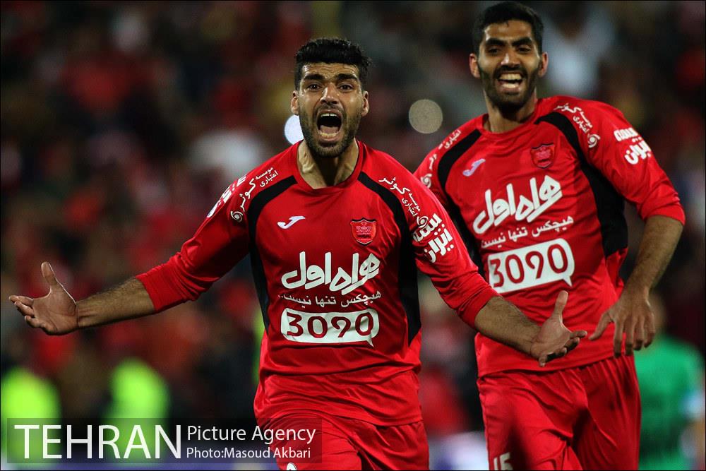 دیدار تیم های فوتبال پرسپولیس و پیکان