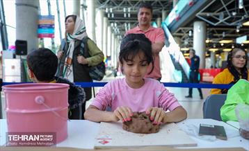 رویدادکتاب و کتابخوانی در باغ کتاب تهران 24