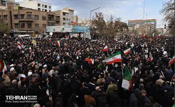 تشییع پیکر ۱۰۰ شهید مردمی و مدافع امنیت در تهران - 3 20