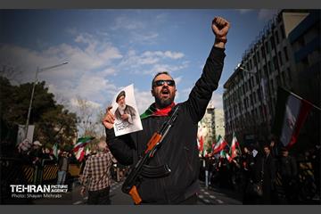 بدرقه شهیدان تنگسیری و اسحاقی توسط اهالی پایتخت 46