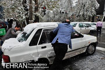 بارش اولین برف پاییزی در تهران 24