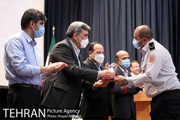 آیین تقدیر از آتش نشانان حریق پالایشگاه تهران 32