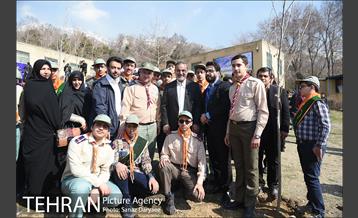 آیین درختکاری با حضور دکتر بطحایی وزیر محترم آموزش و پرورش 12