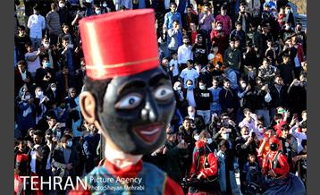 گردهمایی بزرگ عروسک‌های نوروزی در دریاچه شهدای خلیج فارس 25