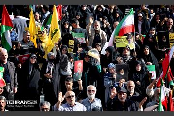 تجمع قدردانی از عملیات وعده صادق ۲ در میدان امام حسین (ع) 26
