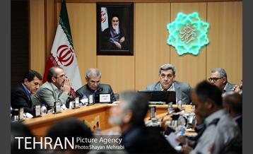 شوراى معاونین شهردار، شهرداران مناطق، مدیران عامل سازمان ها، شرکت ها و موسسات شهردارى تهران 51