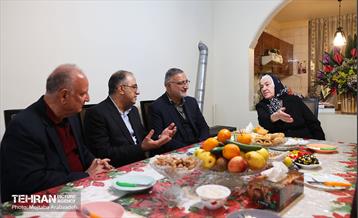 دیدار شهردار تهران با خانواده شهید زوریک مرادیان 6