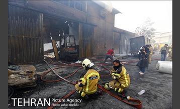 آتش سوزی در کارخانه رنگ  26