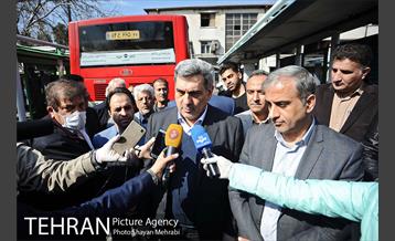 بازدید شهردار تهران از عملیات ضد عفونی کردن اتوبوس های شهری 14
