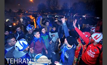 هواداران شب قبل از شهرآورد ۸۴ 26