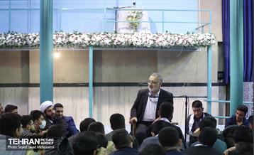 نشست صمیمانه شهردار تهران با دانش آموزان بسیجی سراسر کشور 9