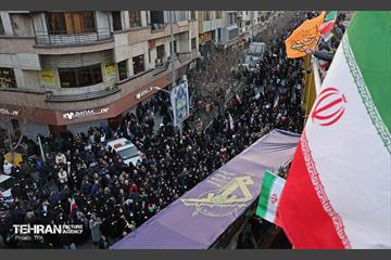 تشییع پیکر ۱۰۰ شهید مردمی و مدافع امنیت در تهران - 1 4
