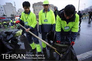 خدمات شهرداری تهران در پایان راهپیمایی یوم الله 22 بهمن 7