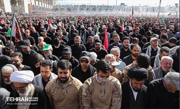 اقامه نماز بر پیکر آقای شهید ایران - 1 45
