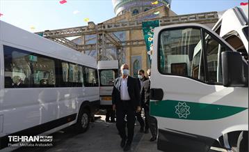 بـازدید شهردار تهران از اتوبوس‌های برقی و ون‌های ویژه جانبازان و معلولان 18