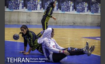 دیدار تیم های هندبال سپاهان و اشتادسازه 1