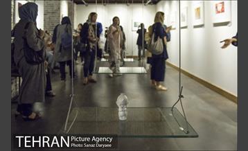 نمایش آثار مسابقه قایم باشک‎ 17