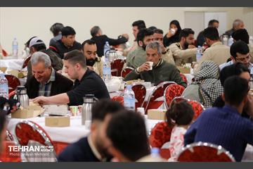 مراسم افطاری کارگران خدمات شهری منطقه ۱۱ 16